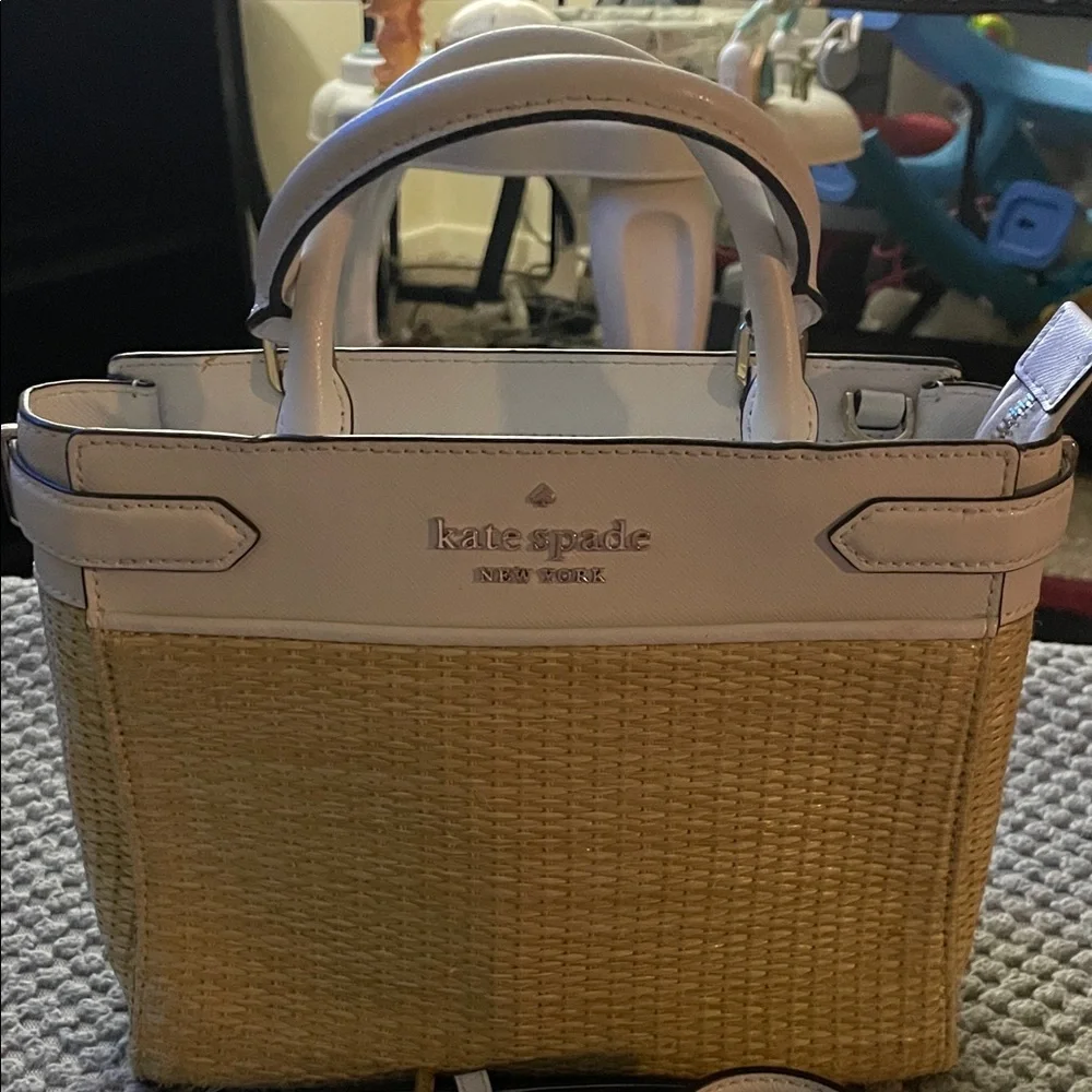 Kate Spade Stacie Tan and White Woven Satchel/Crossbody 9”H x 11”W NWT🌸🌼 - Picture 2 of 15